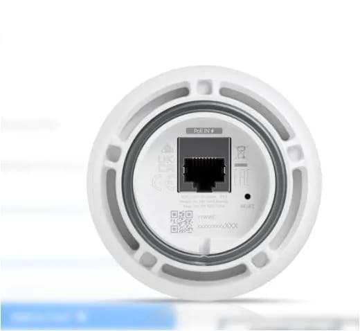 Ubiquiti UniFi IP Bullet Camera UVC-G5-BULLET, Rezolutir: 2688 x 1512 (16:9), Senzor: 5 MP CMOS, unghi vizualizare: H: 84.4°, V: 45.4°, D: 99.8°, frame rate: 30 FPS, interfata: 1 x 10/100 RJ45, POE, montare perete, stalp, tavan, rezistenta la apa: IPX4. — miniatură