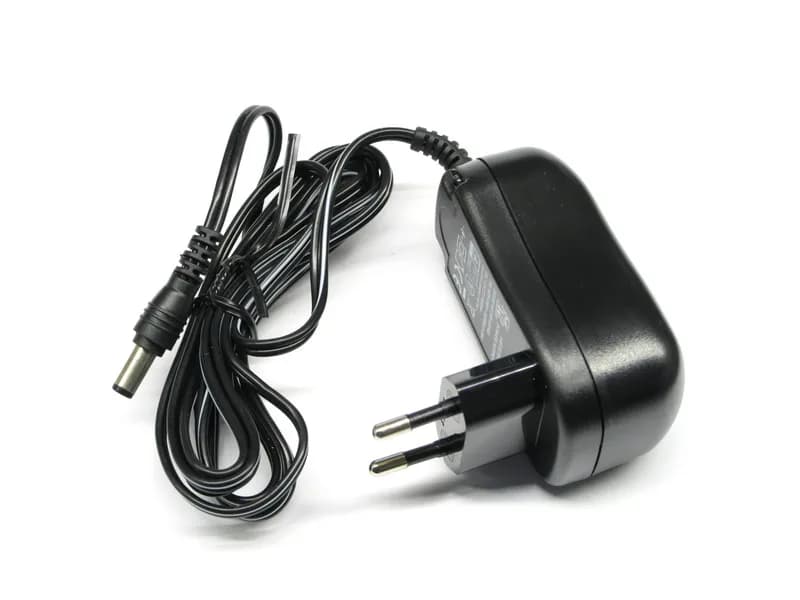 Alimentator de rețea 12V 1A cu mufă de alimentare de 5 mm