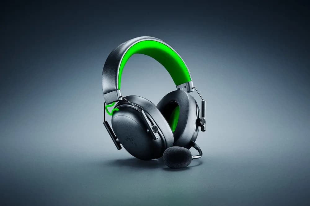 Casti wireless Razer Blackshark V3 X Hyperspeed for Xbox, micrfon uni- directional, izolare fonică activă, sistem sunet 7.1, frecventa 20 - 28000, autonomie 70 ore, negru
