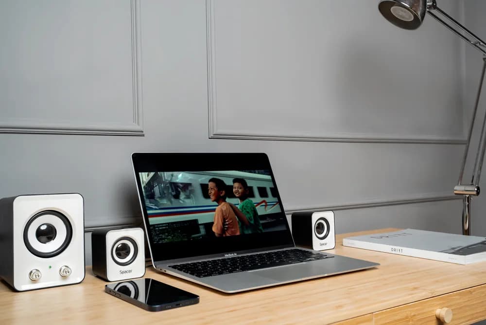 Boxe Spacer SPB-807 2.1, 11W RMS, cu fir, alimentare USB, conector audio USB 2.0, putere sateliti 2x3W, alb si negru — miniatură