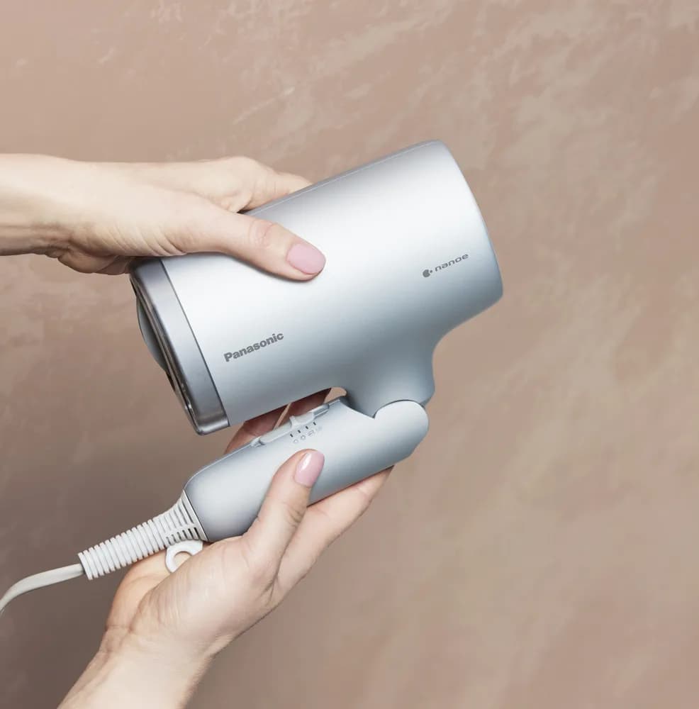 Uscator de par Panasonic EH-NA7M-H825, cu tehnologie nanoeTM (1600W, 3 temperaturi, duza pentru uscare rapida), gri "EH-NA7M-H825" — miniatură