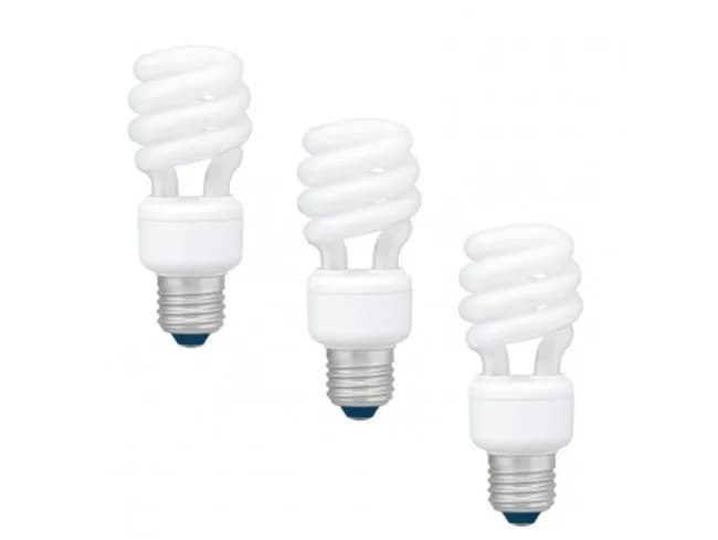 SET 3 becuri fluorescent Panasonic, soclu E27, putere 14W, forma spirala, lumina alb calda, alimentare 220 - 240 V, "EFD14E27HD3E-3"