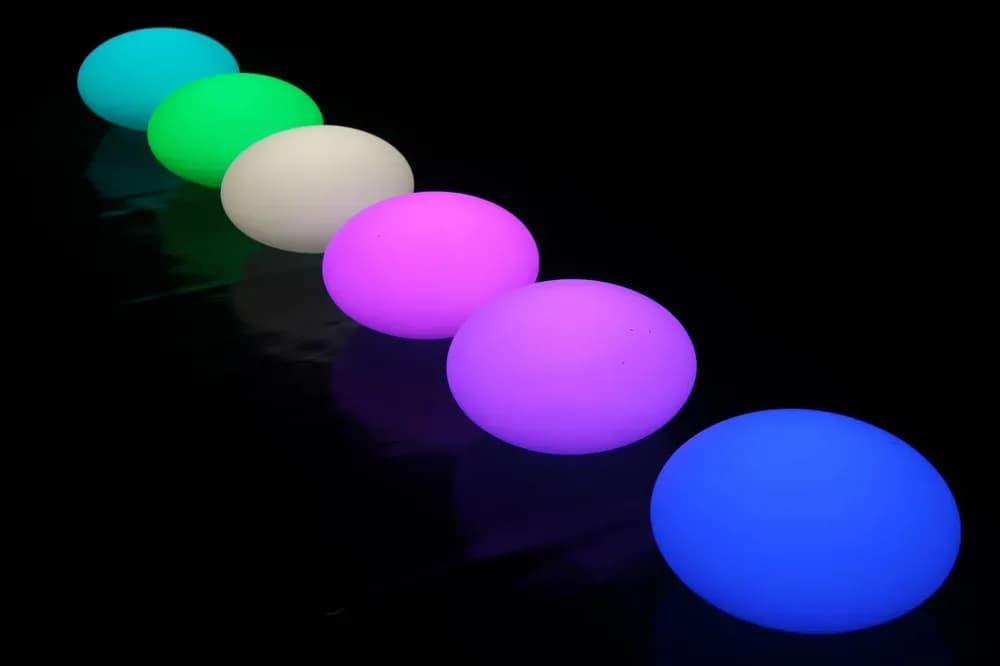 Pietricică luminoasă cu schimbare de culoare (mare) — miniatură