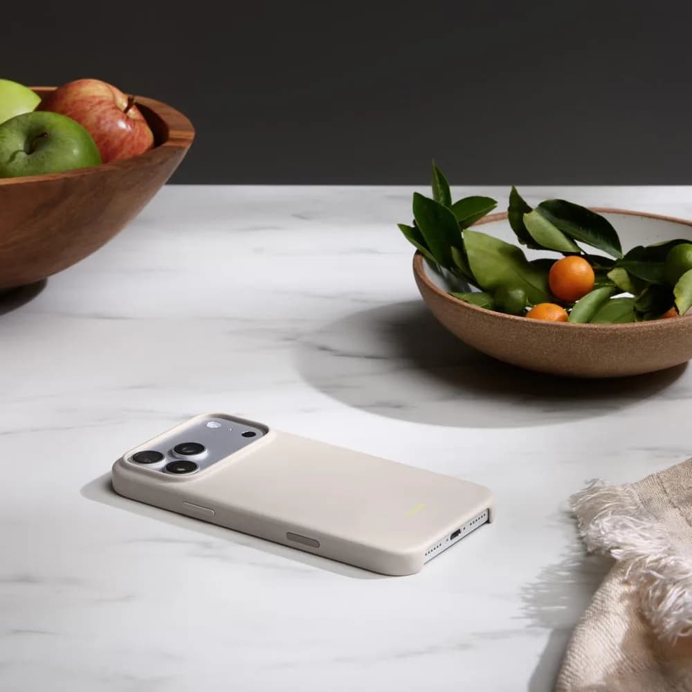 Beats iPhone 17 Pro Max Case with MagSafe and Camera Control - Lime Stone — miniatură