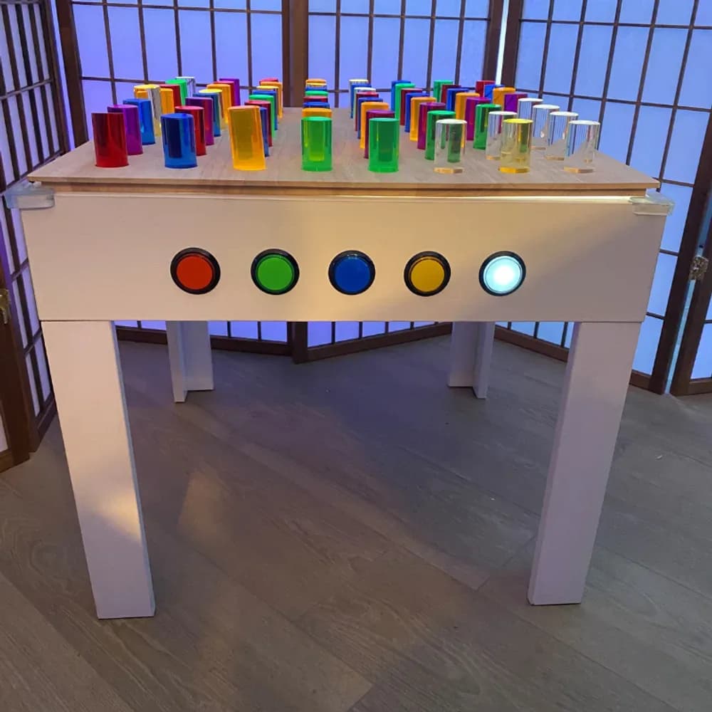 Masă mare cu blat luminos pentru nisip, cu picioare — miniatură