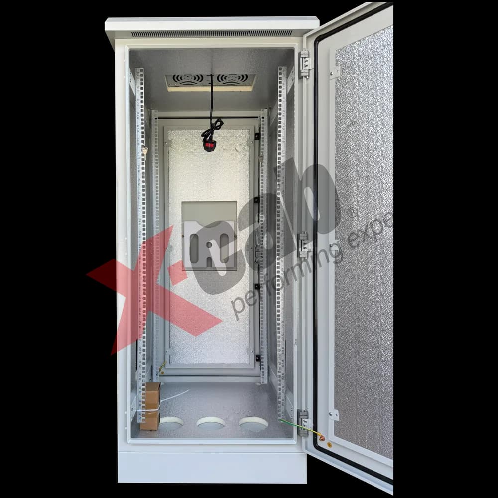 Cabinet metalic de exterior 19", cu izolatie termica, rack de podea, 27U 600x600 mm, IP-55, Xcab seria F "Xcab-FG196627" — miniatură