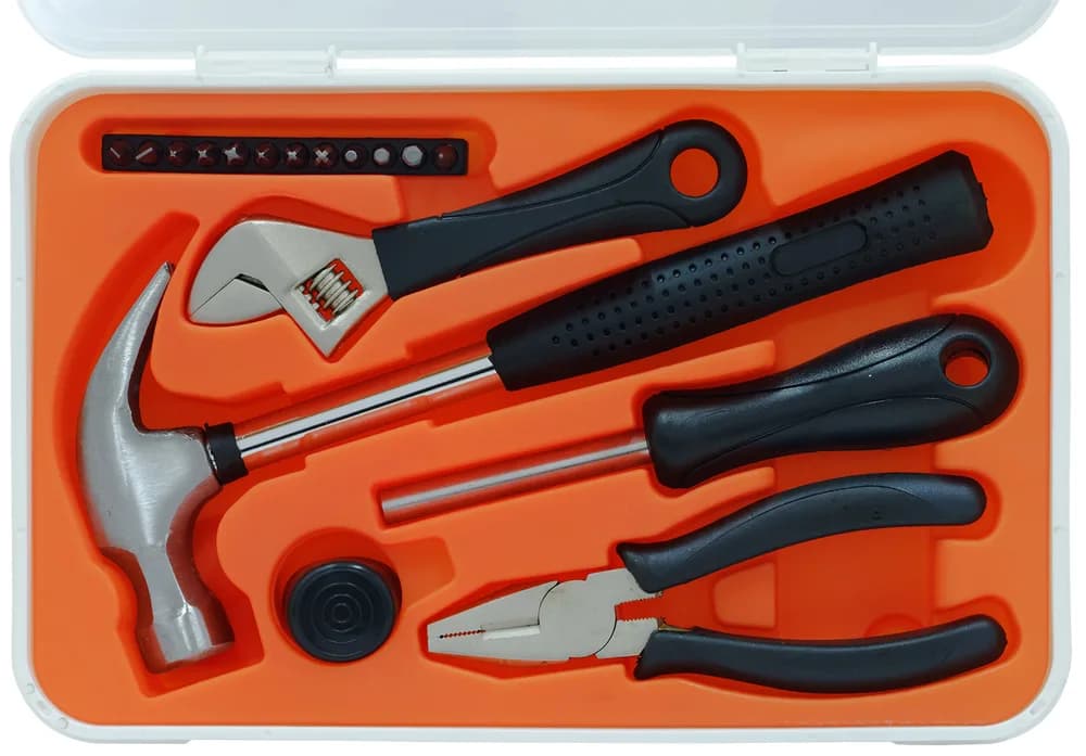 TRUSA scule SPACER contine 1 x ciocan, 1 x patent, 1 x surubelnita, 12 x capete surubelnita, 1 x cheie reglabila, 1 x protectie cauciuc ciocan, 1 x cutie transport si depozitare " SPT-HANDY-17" — miniatură