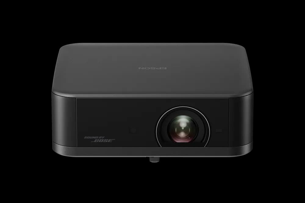PROIECTOR EPSON EF-62B METALLIC BLACK, 700 Lumeni, Rezolutie: 4K PRO- UHD, Aspect ratio: 16:9, Contrast: 5.000.000:1, Refresh rate: 192 Hz - 240 Hz, Suport HDR, Dimensiuni ecran proiectie: 30'-150", Distanta proiectie:0.8-4m, Interfata: USB 2.0-A, USB 2.0 Tip B (numai pentru service), Jack plug out