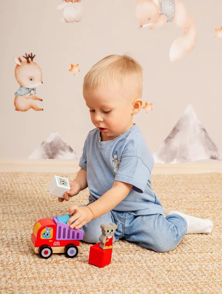 CAMION GUNOI, JUCARIE LEMN — miniatură