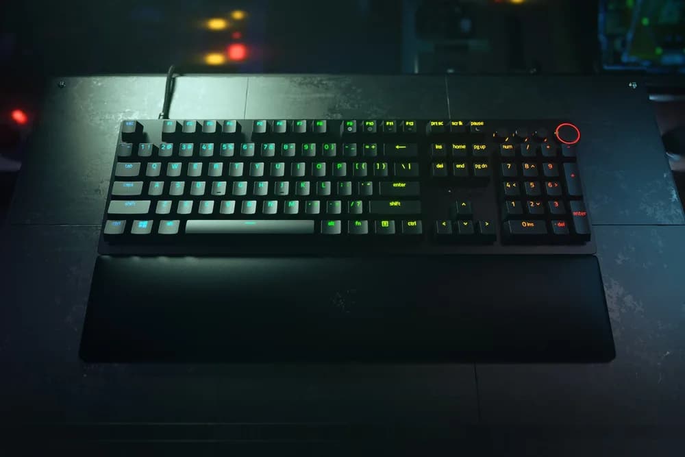 Tastatura Huntsman V2 Gaming Purple Switch - DE Layout Black "RZ03-03931000-R3G1" — miniatură