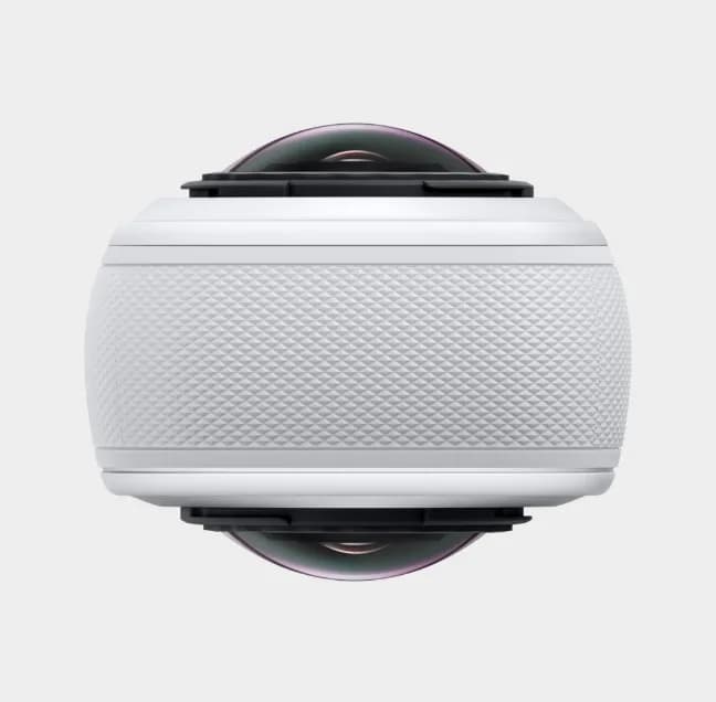 Insta360 X5. HD type: 8K Ultra HD, Maximum video resolution: 7680 x 3840 pixels, Maximum frame rate: 120 fps. Total megapixels: 72 MP, Optical sensor size: 25.4 / 1.28 mm (1 / 1.28"), Maximum image resolution: 11904 x 5952 pixels. Field of view (FOV) angle: 360°, Maximum focal length (35mm film — miniatură
