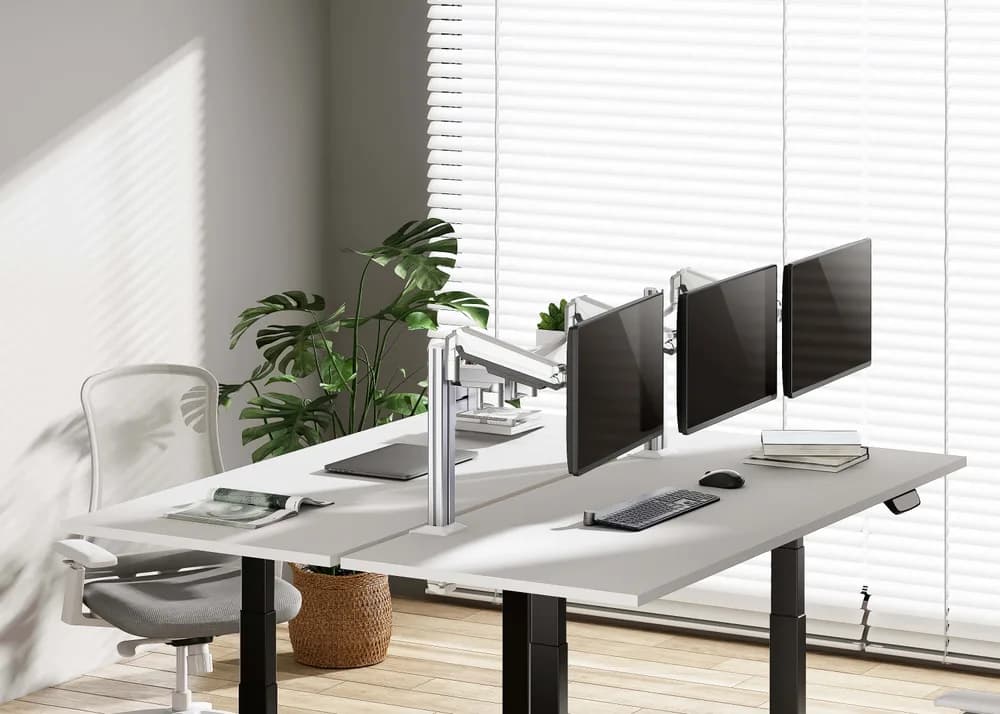 Suport monitor ergonomic birou tip slatwall 3 x suporti monitor, min 17'' - 32'' , max 9kgr/brat