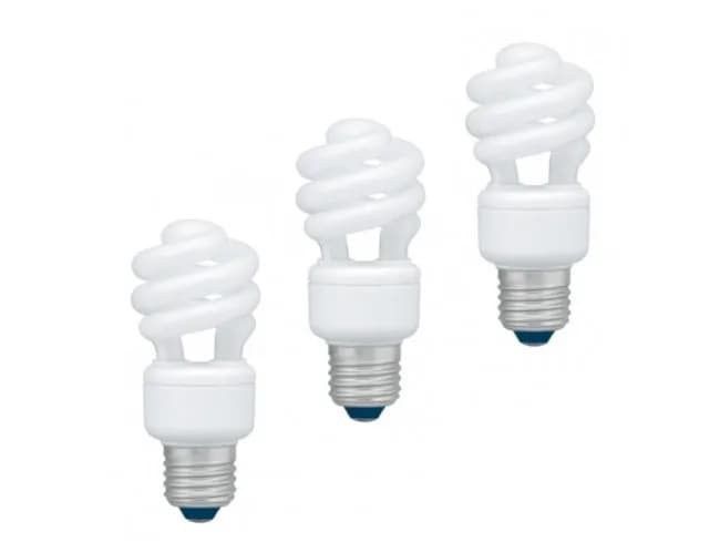 SET 3 becuri fluorescent Panasonic, soclu E27, putere 11W, forma spirala, lumina alb calda, alimentare 220 - 240 V, "EFD11E27HD3E-3"