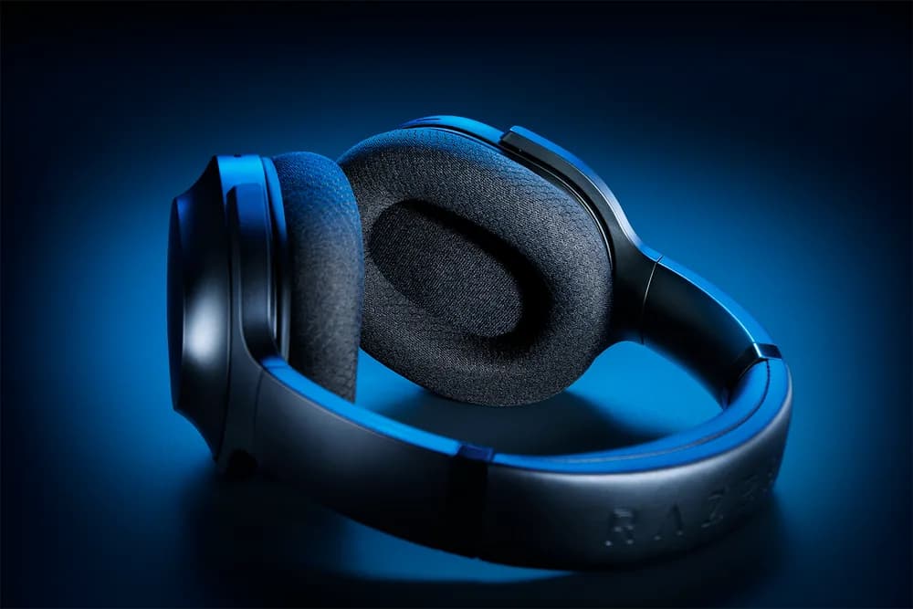 Casti Razer Barracuda Wireless, frecventa raspuns 20 Hz – 20 kHz, sensibilitate 96dB, izolare fonica pasiva, conectivitate USB-C Wireless (2.4GHz); Bluetooth 5.2; 3.5mm Analog, frecventa raspuns microfon 100 Hz - 10 kHz, autonomie pana la 40 ore, negru — miniatură