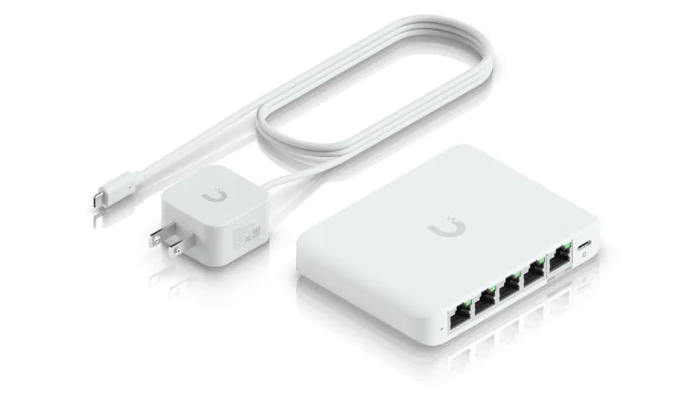 Ubiquiti 5-port 2.5G switch that can be powered with PoE or a USB-C adapter; 4x 2.5 GbE ports, 2.5 GbE PoE input port for power "USW-FLEX-2.5G-5-EU" — miniatură