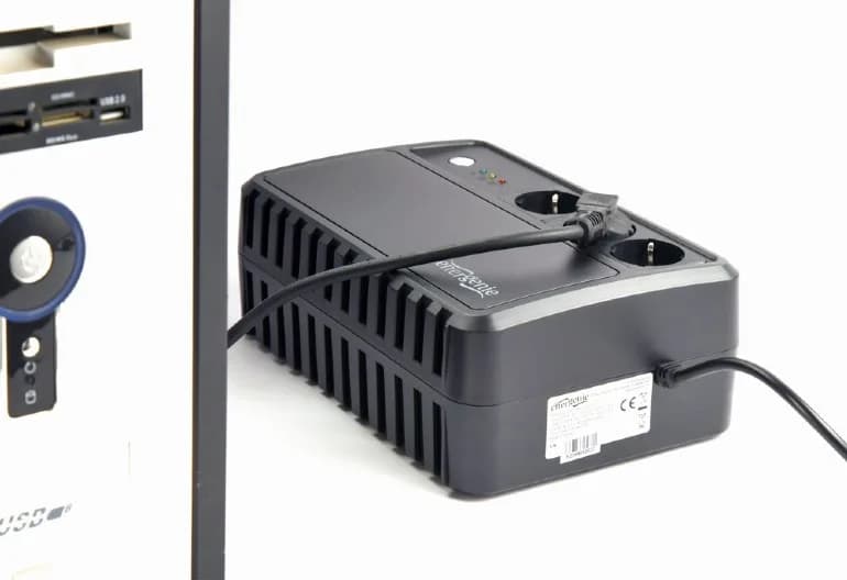 UPS GEMBIRD, Line Int., brick, 800VA/480W, AVR, Schuko x 3, 1 x baterie 12V/8Ah, LED, back-up 1 - 10 min., montabil pe perete, "EG-UPS-3SDT800-01" — miniatură