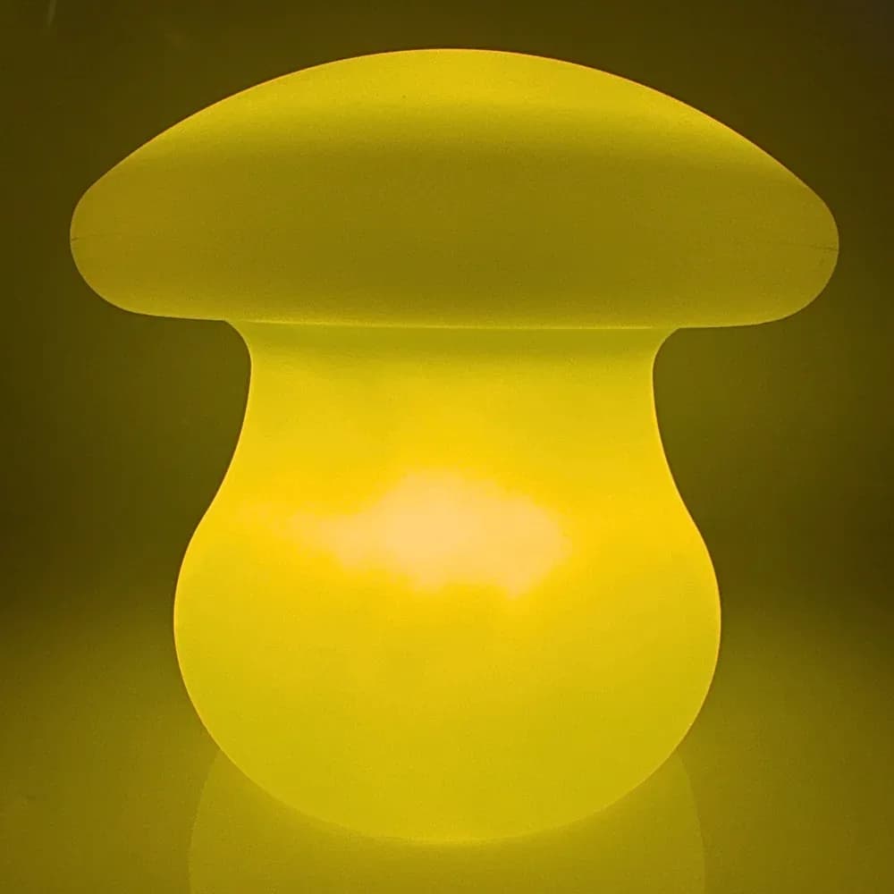 Ciupercă luminoasă cu schimbare de culoare