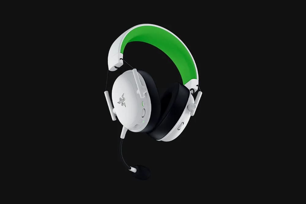 Casti wireless Razer Blackshark V3 X Hyperspeed for Xbox, microfon uni- directional, izolare fonică activă, sistem sunet 7.1, frecventa 20 - 28000, autonomie 70 ore, alb — miniatură