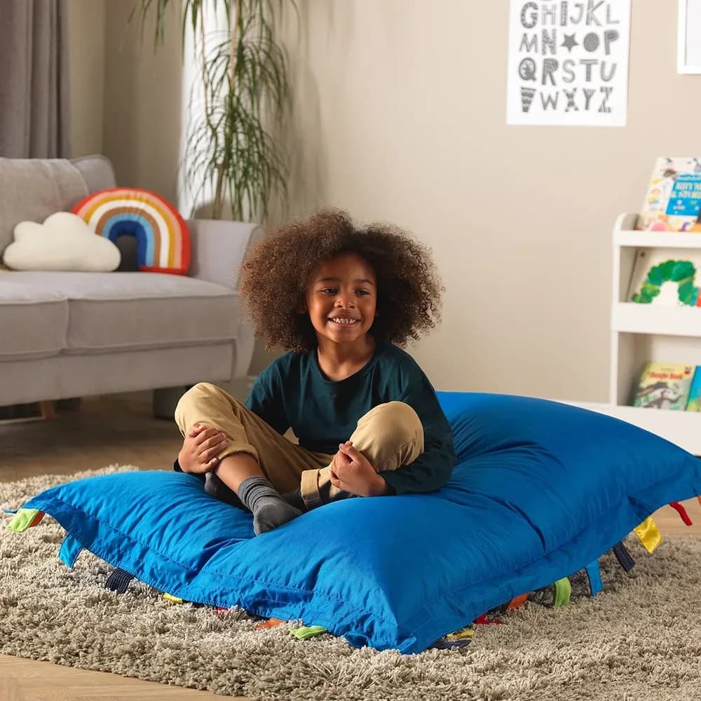 Pernă de podea puf senzorială cu etichete tactile, albastră – 100cm x 125cm — miniatură