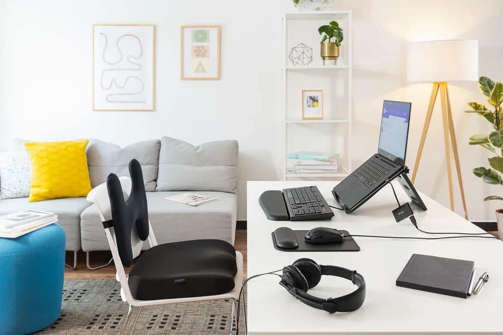 PERNA ERGONOMICA KENSINGTON, pentru scaun, spuma cu emmorie, husa lavabila, negru, "K55805WW" — miniatură
