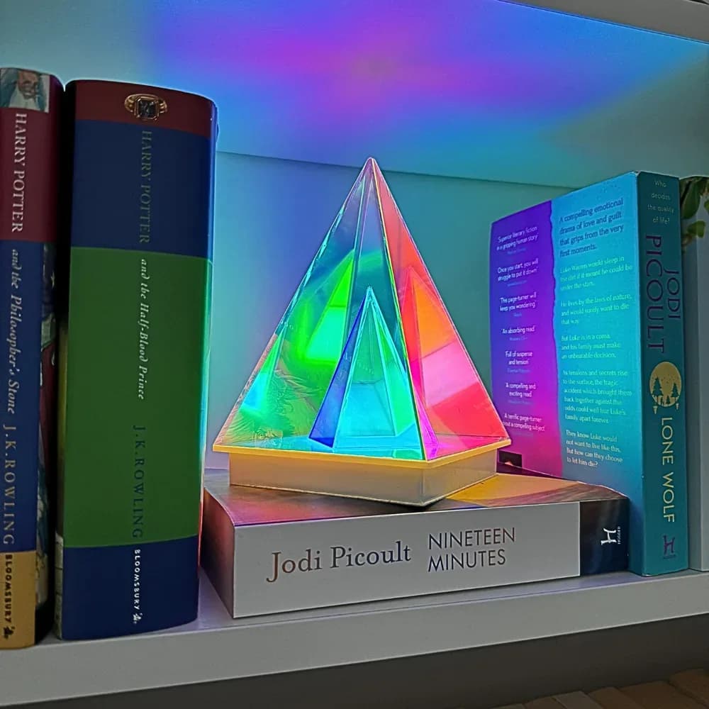 Lampă cu prismă 3D – Piramidă — miniatură