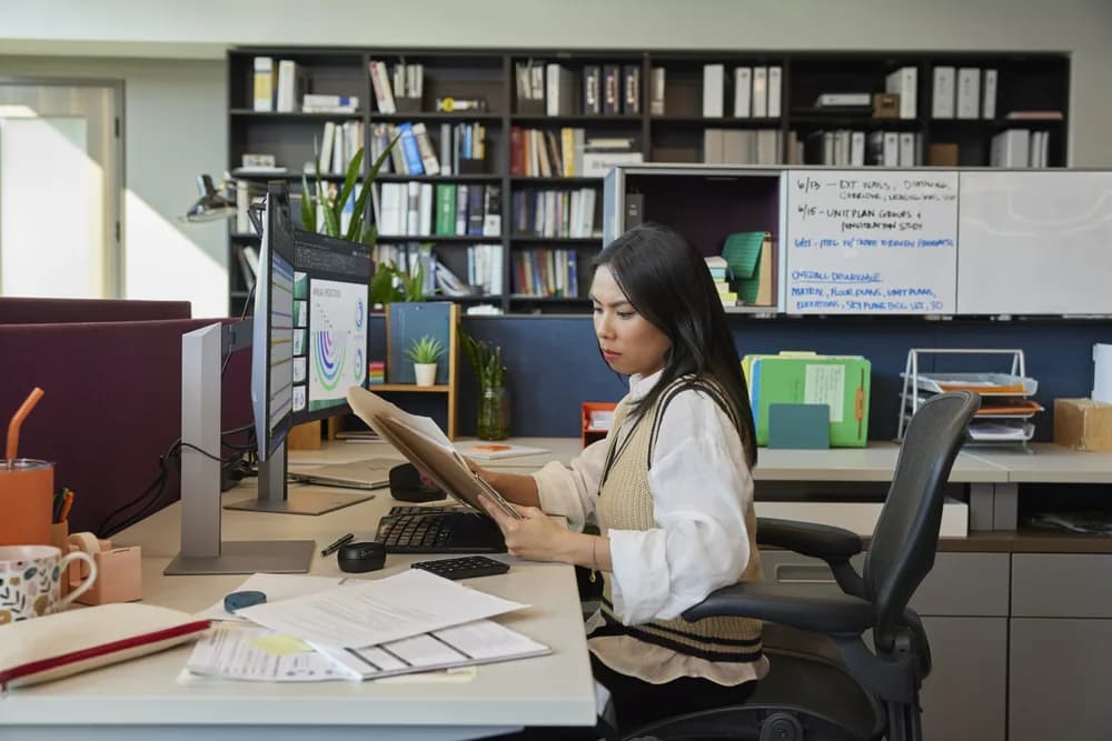 Monitor IPS LED HP 24" 724pn, WUXGA (1920 x 1200), HDMI, DisplayPort, Pivot, 5 ms, 100 Hz (Argintiu) "8X534AA#ABB" — miniatură