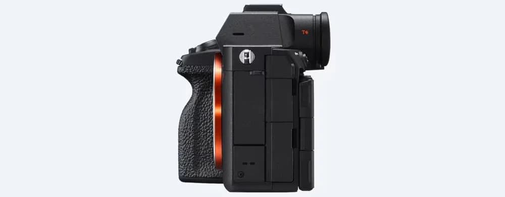 APARAT FOTO SONY Α7R V CU SENZOR DE IMAGINE FULL FRAME — miniatură