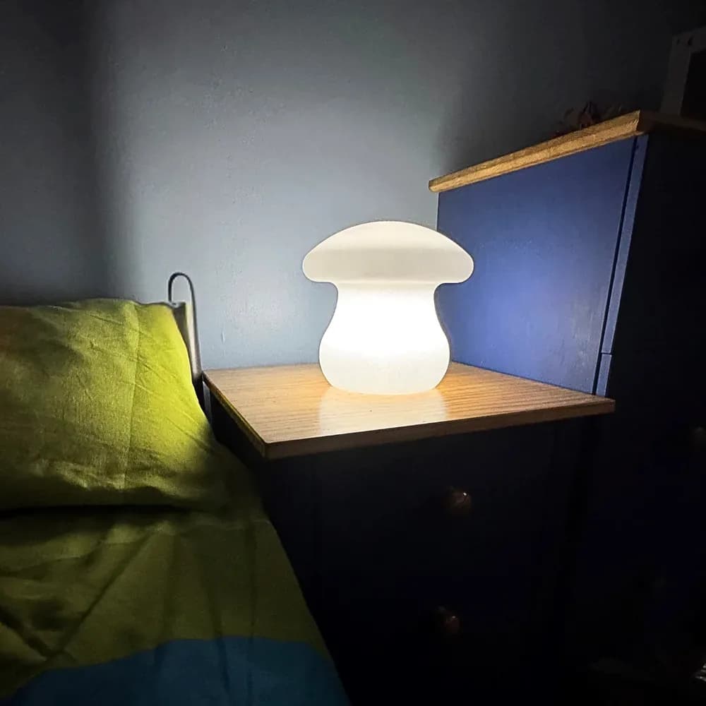 Ciupercă luminoasă cu schimbare de culoare — miniatură