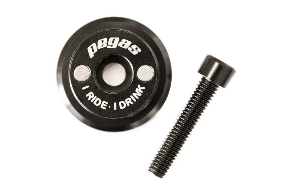 CAPAC TIJA GHIDON BEER CAP XHS-16, ALUMINIU CNC, 2 MAGNETI, PENTRU TIJA GHIDON 1-1/8, DIAMETRU 31.8MM, SURUB M6X30MM INCLUS, NEGRU