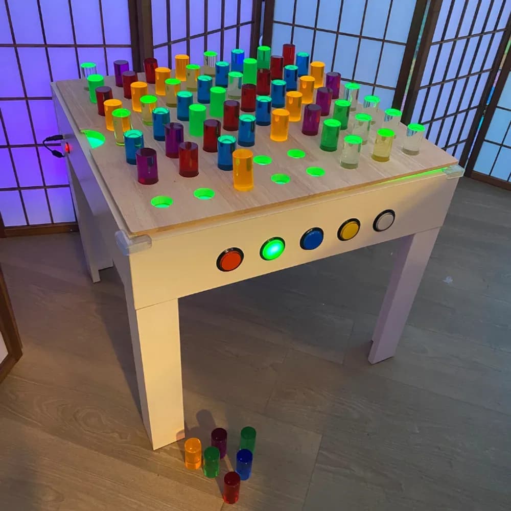 Masă mare cu blat luminos pentru nisip, cu picioare — miniatură