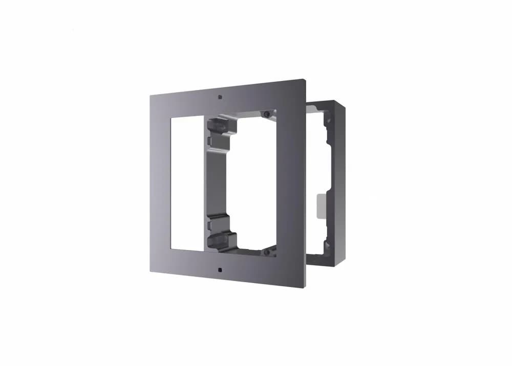 Panou frontal pentru un modul videointerfon modular Hikvision DS-KD-ACW1; montare aplicata; material aluminiu; dimensiuni: 117mm x 1 07mm ×4mm;