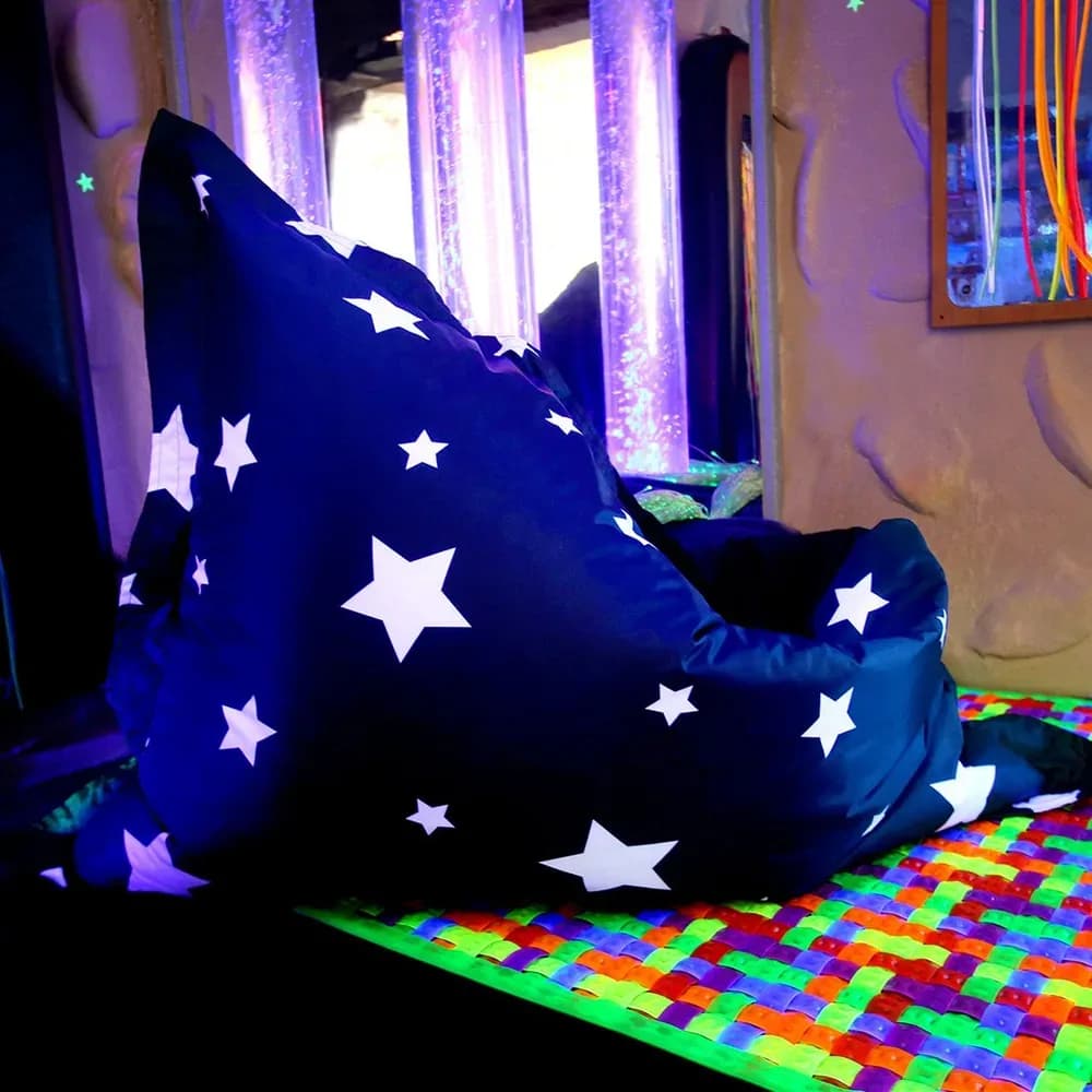 Pernă de podea senzorială cu imprimeu Stele UV Explorator Galactic — miniatură