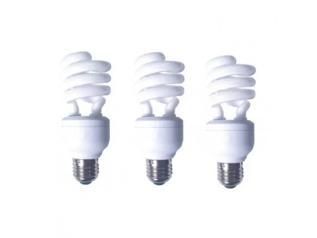 SET 3 becuri fluorescent Panasonic, soclu E27, putere 19W, forma spirala, lumina alb rece, alimentare 220 - 240 V, "EFD19E65HD3E-3"