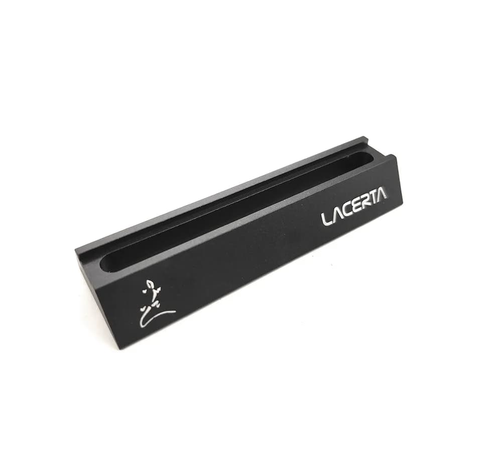 Kereső prizmasín (100mm) multi-adaptációs furatokkal
