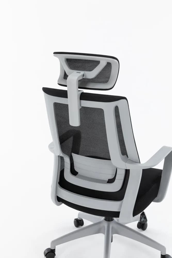 Scaun Serioux office Shark, greutate maxima suportata 150 kg, piston cu gaz clasa 4, manere fixe, tetiera reglabila, baza stea cu 5 picioare, gri — miniatură