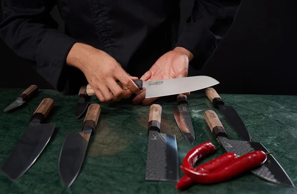 CUTIT SANTOKU 18 CM, RIKITO WATANABE, SAMURAI GOURMET, COOKING BY HEINNER — miniatură