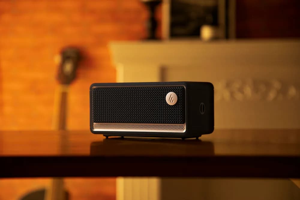 BOXE EDIFIER portabila bluetooth, RMS: 34W (8W + 8W + 18W), built-in Li-ion up to 9 hours, IP66, USB-C, black, "ES60-BK" — miniatură