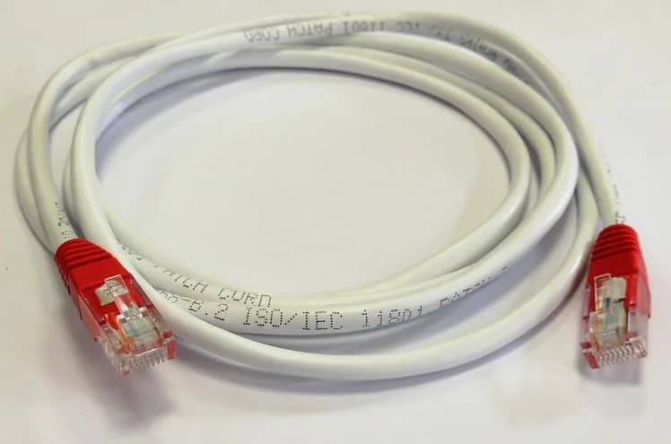 Cablu rezistent la frig cu 8 fire (RJ45-RJ45, cablu alb, mufă roșie). Poate fi utilizat cu: MGEN-I (între cameră și telecomanda), telecomanda SynScan