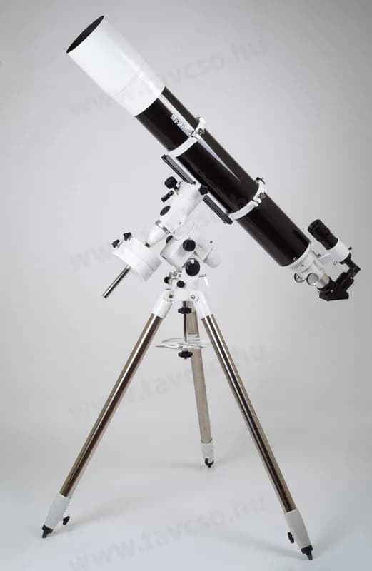 150/1200 SkyWatcher Evostar-150 refraktor EQ5 mechanikán