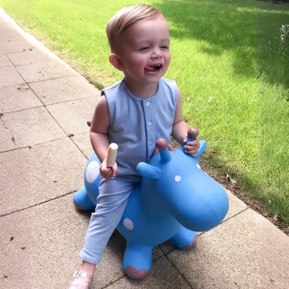 Jucărie gonflabilă săltăreață de călărit Girafa Albastră HappyHopperz