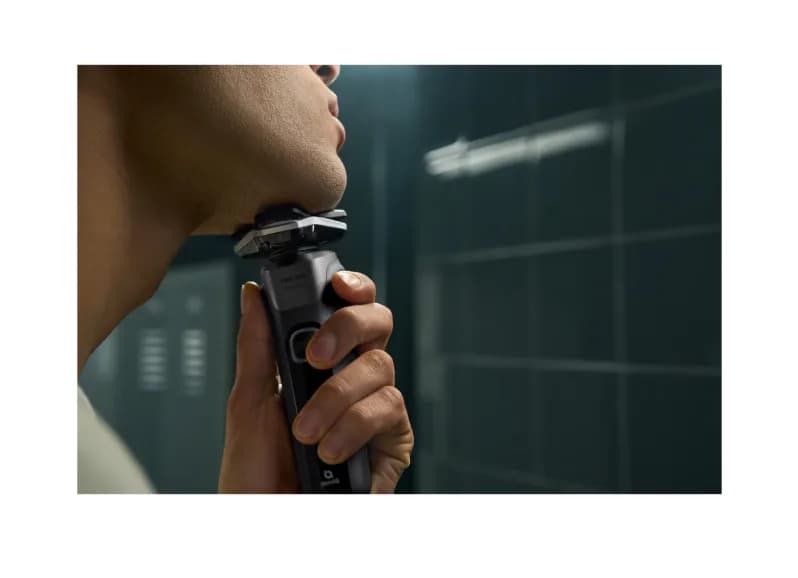 Aparat de barbierit PHILIPS Shaver Seria 5000 S5887/10, barbierit umed/uscat, tehnologie SkinIQ, fara fir, capete flexibile 360°, display LED, senzor Power Adapt, lame auto-ascutire, lama de tuns integrata, 60 min, husa, Gri carbon — miniatură