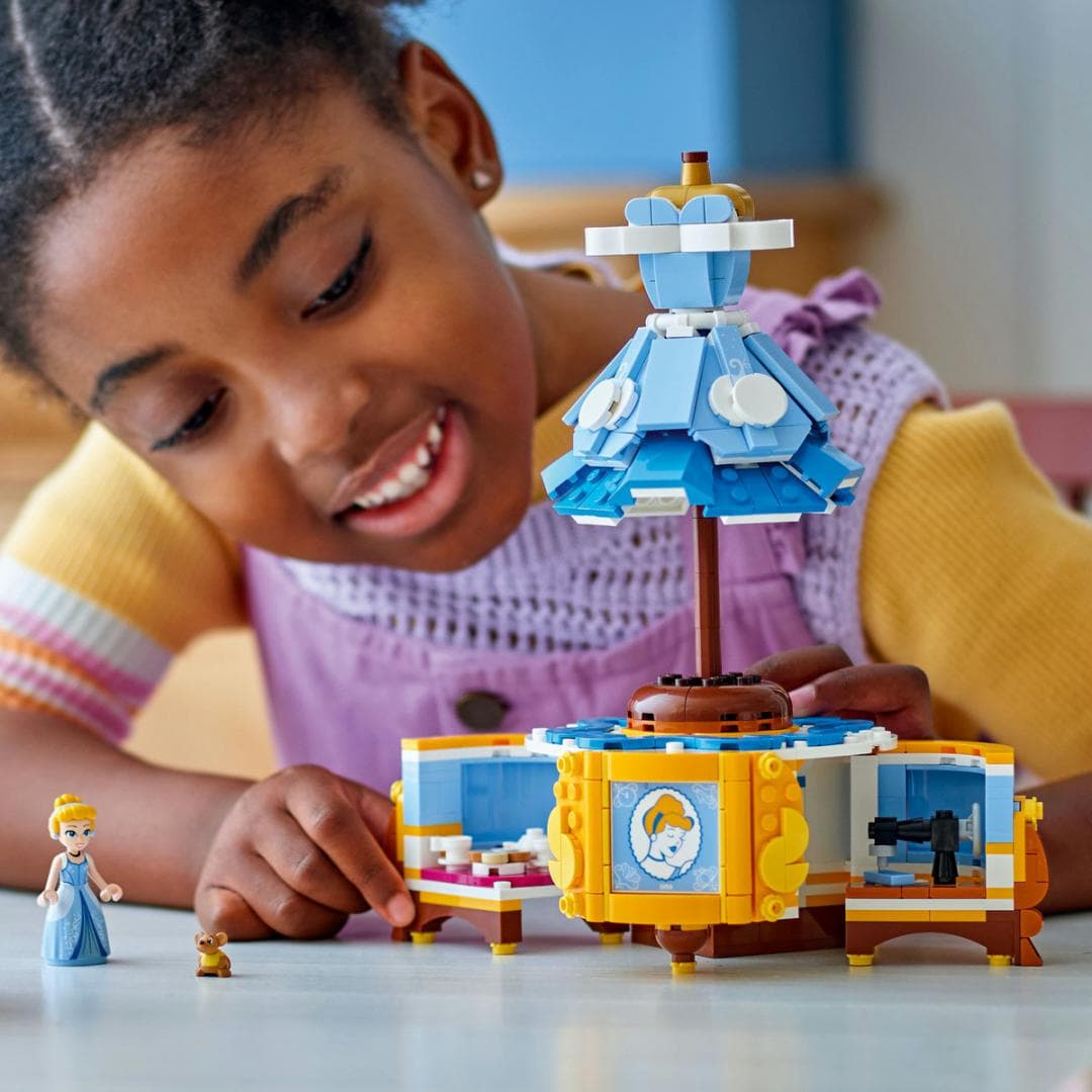ROCHIA CENUSARESEI, LEGO 43266 — miniatură