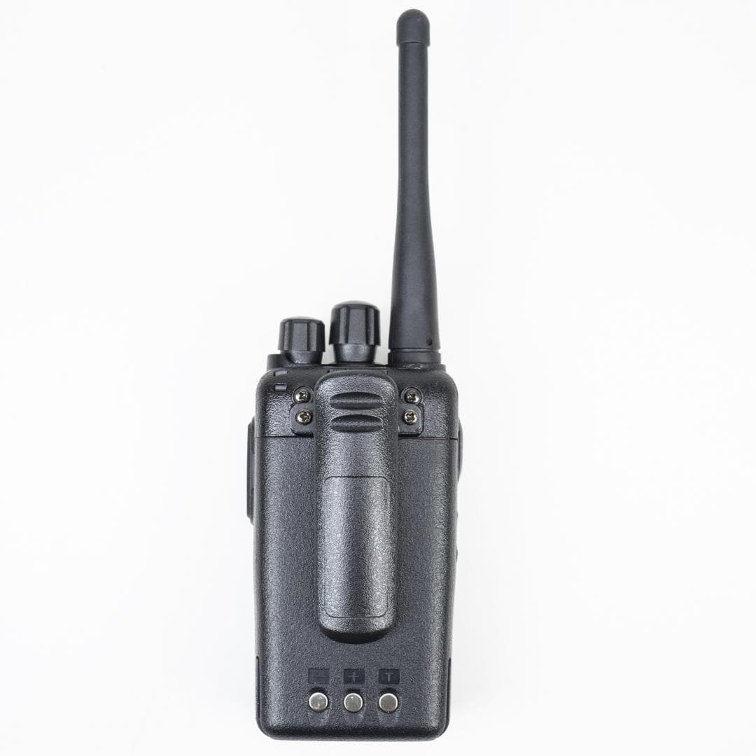 Statie radio portabila profesionala PNI PMR R15 0.5W, ASQ, TOT, monitor, programabila, acumulator 1200mAh, Distanta de lucru: Urban: 2km, Camp deschis: 5km, munte: 10km, Frecventa:446Mhz, Putere de emisie: 0,5 W PMR, Acumulator Li-Ion 7,4V (1200 mAh), Greutate: 189gr, Dimensiuni: 55 X 33 X 95 mm — miniatură