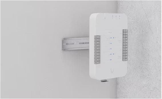 Ubiquiti UniFi Access HUB UA-HUB, dimensiuni: 190 x 126 x 30.5 mm, Greutate: 457g,suport wall mount metalic, carcasa plastic, Consum max: 51W, interfata: 4 x 1GBE, Alimentare: POE++. — miniatură