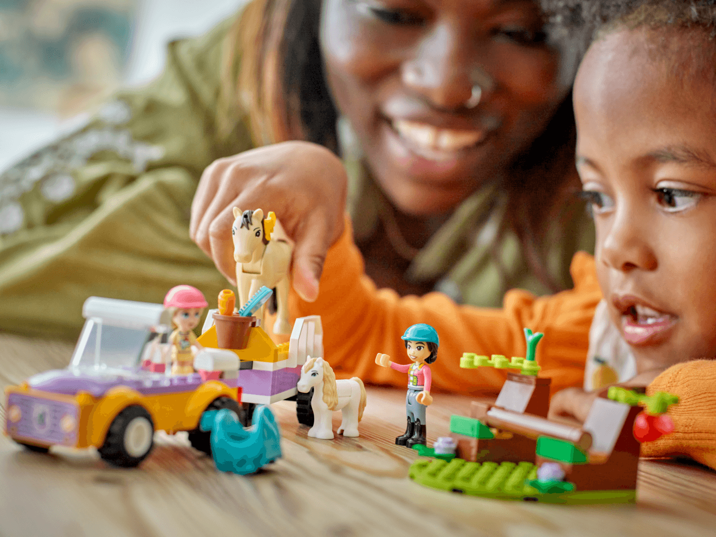 REMORCA CU PONEI SI CAL, LEGO 42634 — miniatură