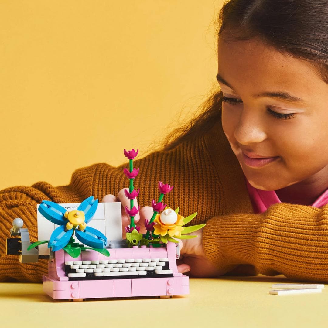 MASINA DE SCRIS CU FLORI, LEGO 31169 — miniatură