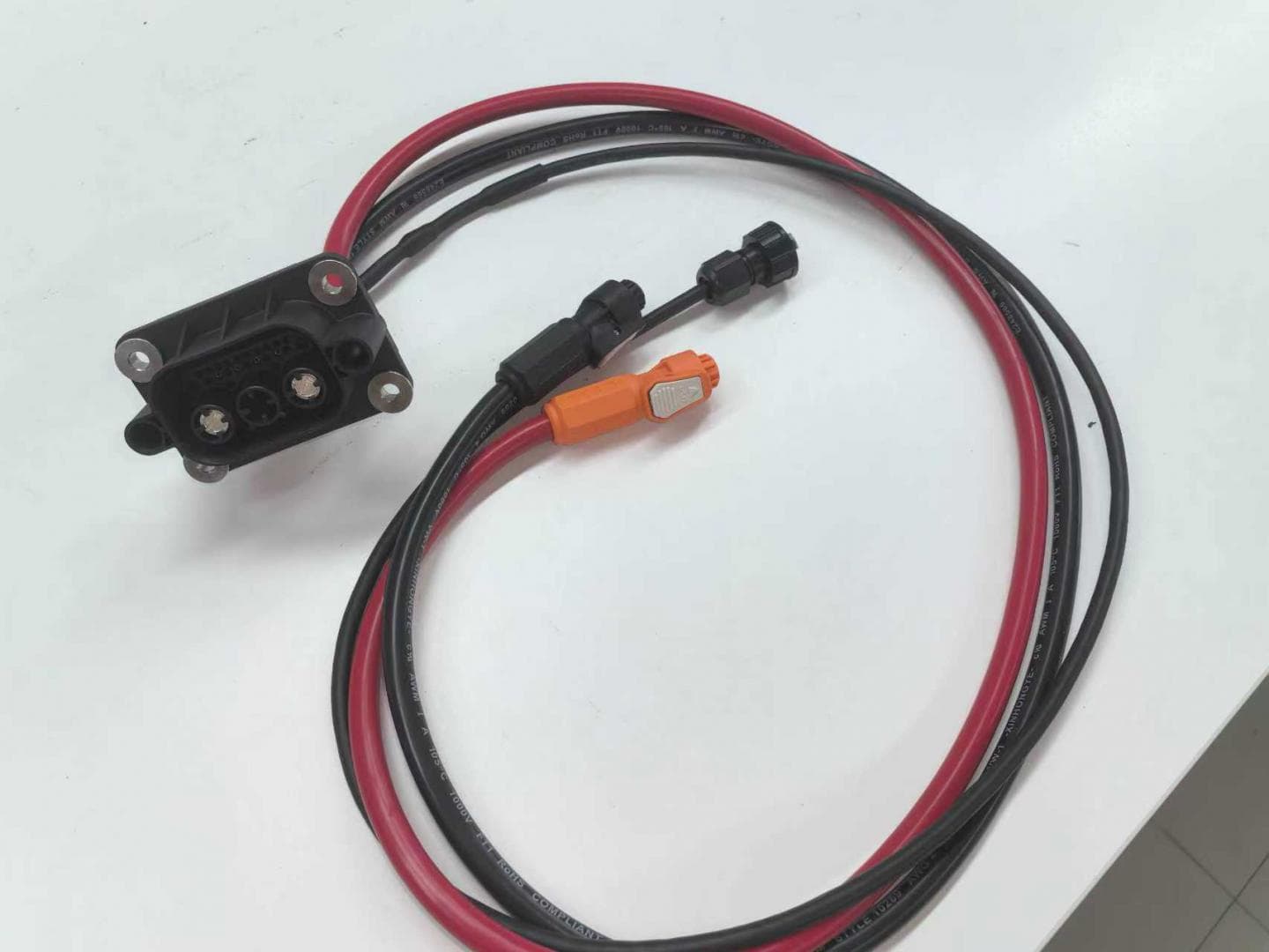 LIVOLTEK Subassembly to connect AC coupled battery to HP1