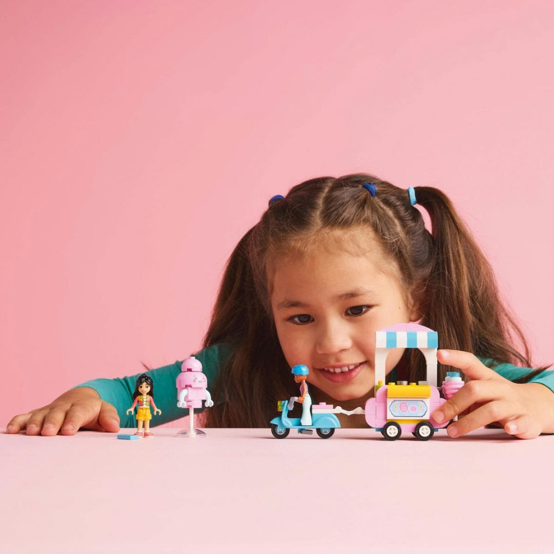 TARABA CU VATA DE ZAHAR SI SCUTER,LEGO42643 — miniatură