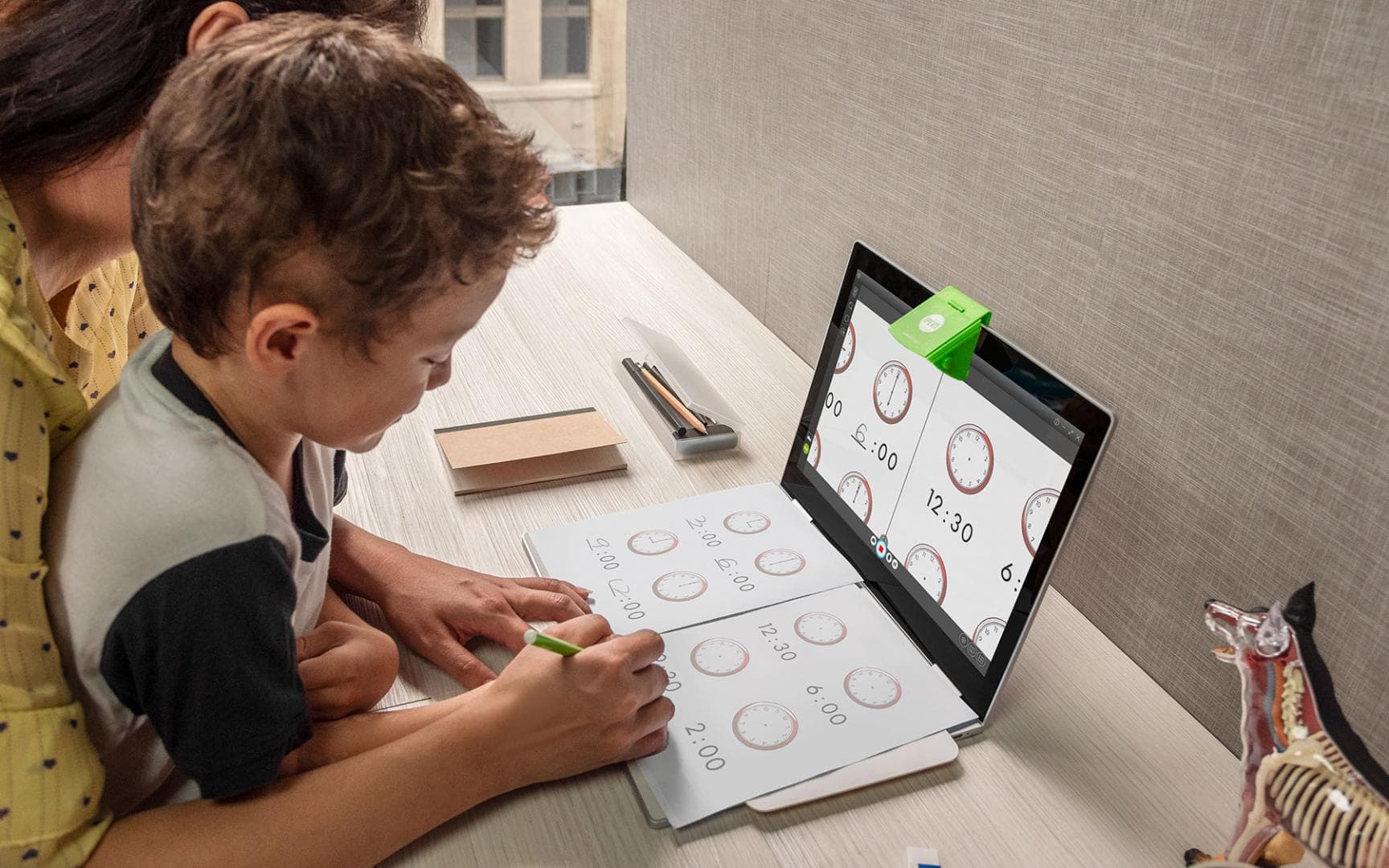 Oglinda camera web Ipevo, compatibila cu laptop-uri cu ercrane mai subtiri de 66mm, verde — miniatură