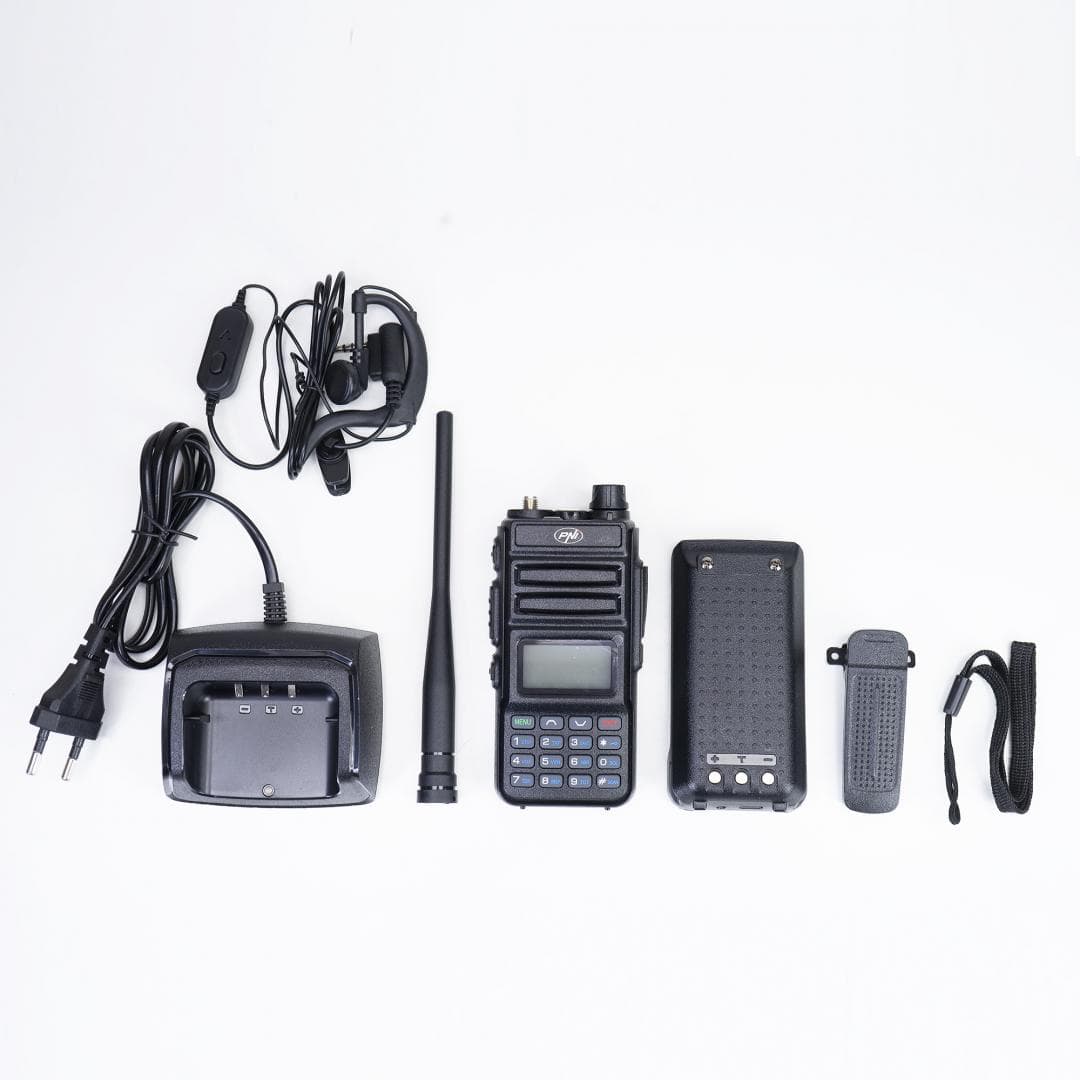 Statie radio portabila VHF/UHF PNI P15UV dual band, PNI-P15UV, 144-146MHz/430-440Mhz, 999CH, cu acumulator 1500 mAh, Canale programabile: 999, Pas frecventa: 2.5/5/6.25/10/12.5/25KHz, Capacitate baterie: 1500mAh Li-Ion, antena: 50 Ohmi, Dimensiuni: 57 x 35 x 270 mm (antena inclusa), 242 grame — miniatură